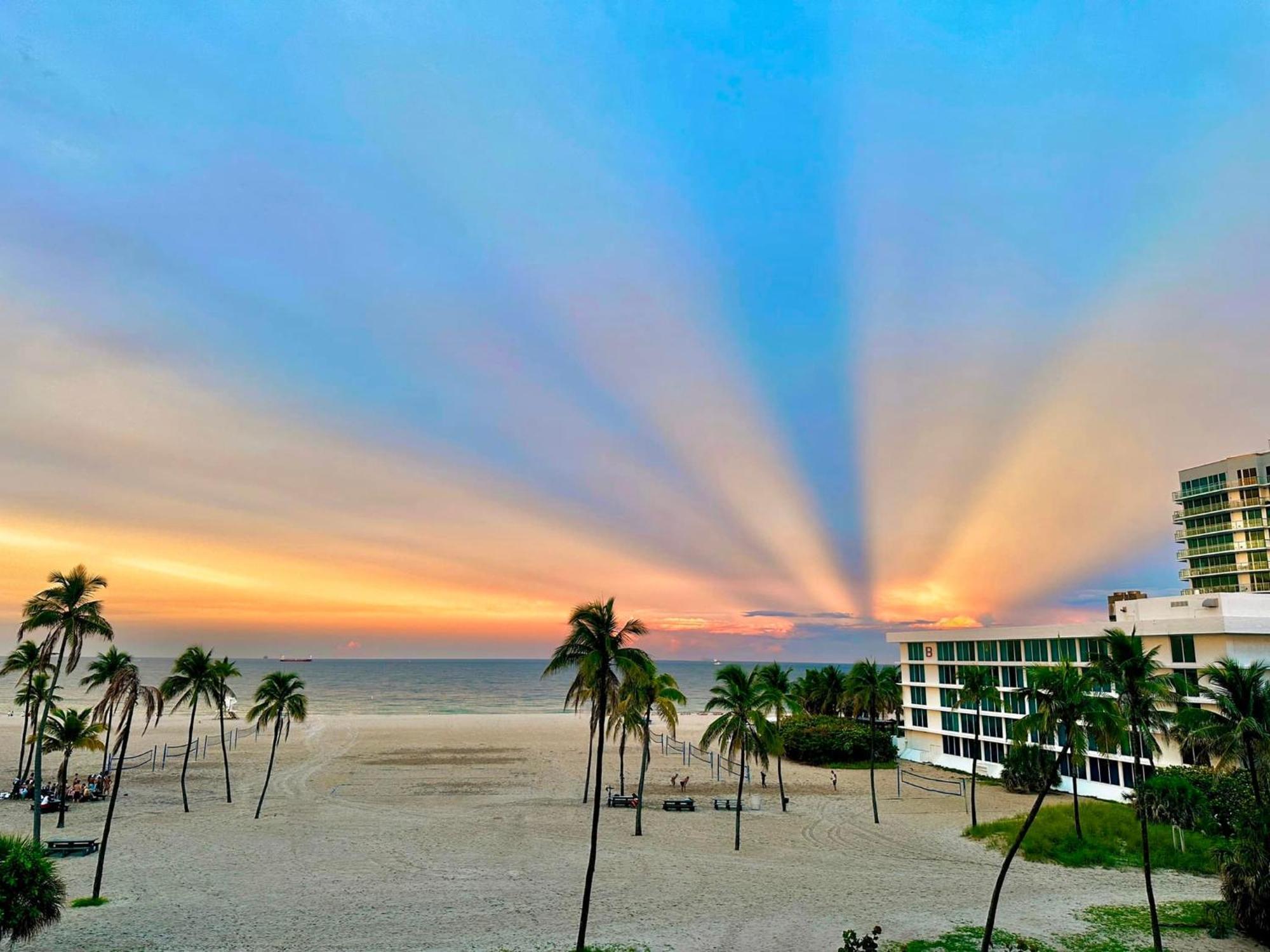 B Ocean Resort Fort Lauderdale Beach Exterior photo